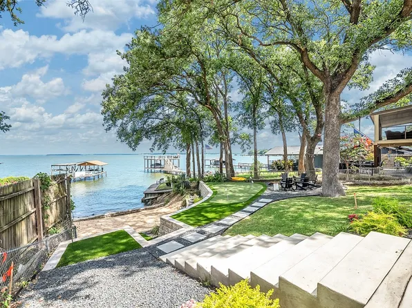 319 Admiral Dr, Gun Barrel City, TX 75156