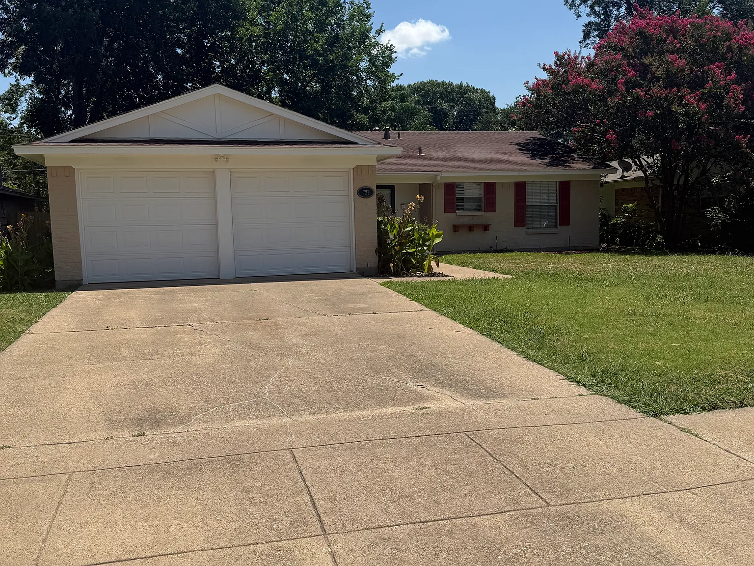 3 bed, 1642 sqft, $2,400 — Photo 3