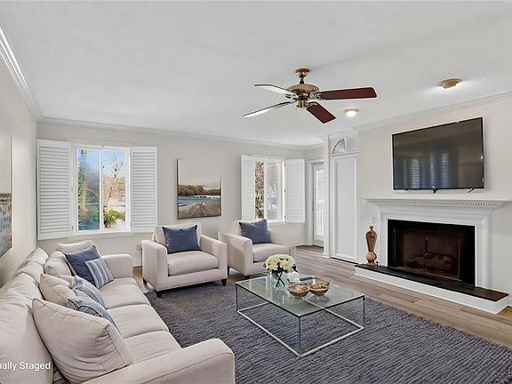 4th image of 583 Emory Oaks Way