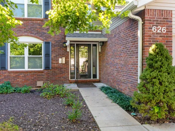 626 Pine Ridge Trails Ct APT 104, Ballwin, MO 63021