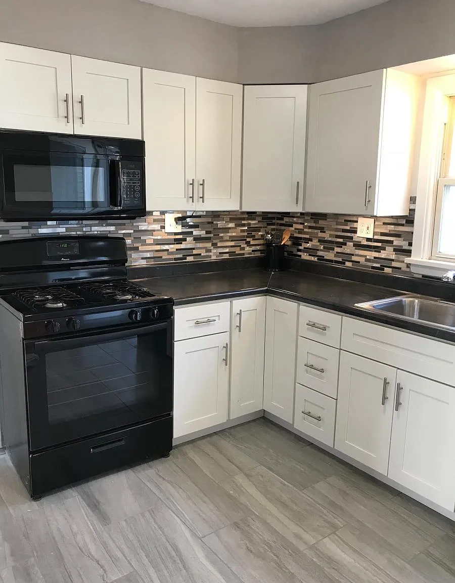 4 bed, 1152 sqft, $2,250 — Photo 2