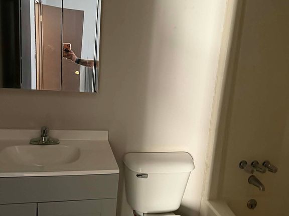 5th image of 547 N 40th St APT 1