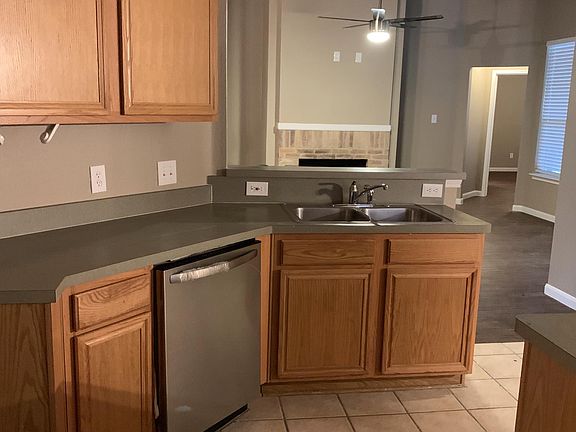 3rd image of 1504 Allen Dr