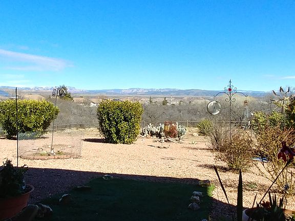 3rd image of 1695 W Desert Willow Dr