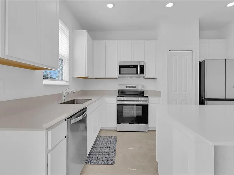 2845 Pierr St — Photo 13