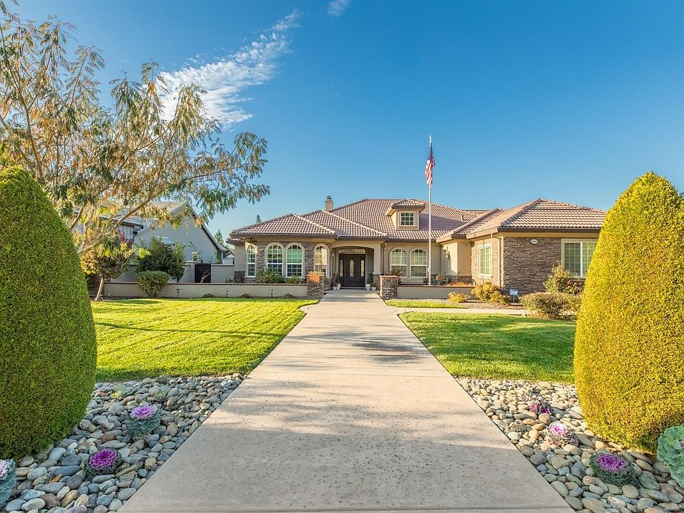 1st image of 10930 Goldsborough Cir