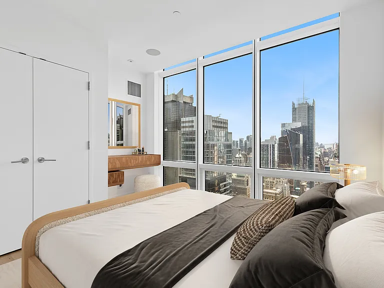 306 W 48th St #Penthouse 43 — Photo 8