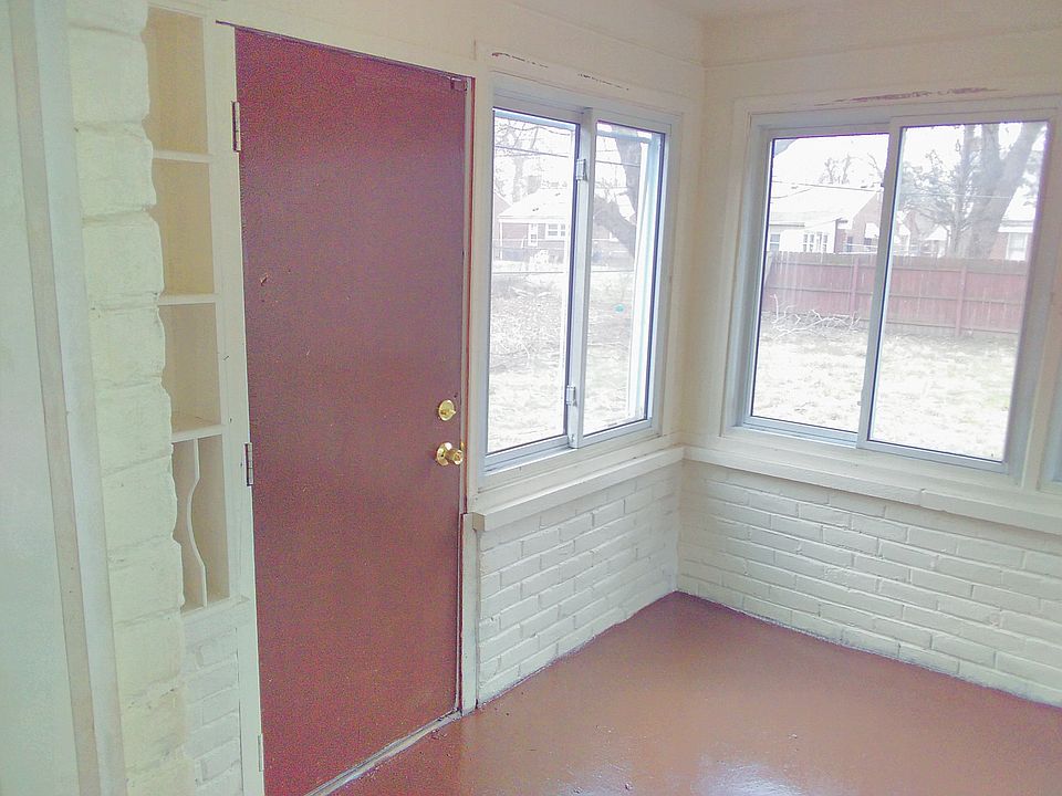 2nd image of 19920 Kentfield St