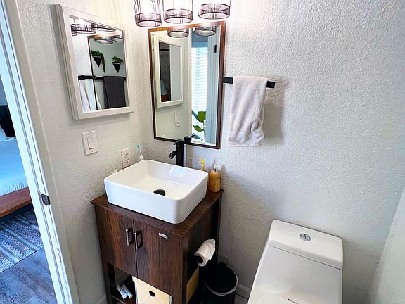 4th image of 3828 N 32nd St Unit 227