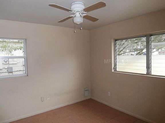 4th image of 10207 N 26th St