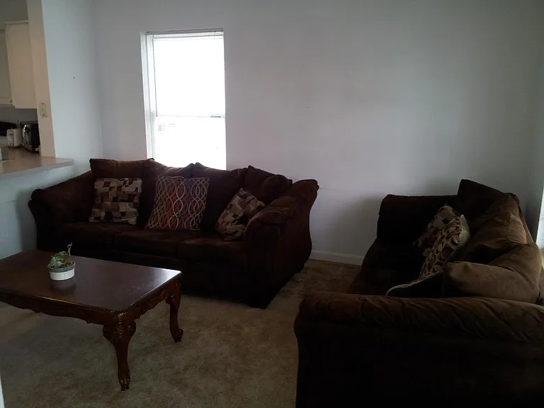 300 Sunset Dr #B — Photo 6