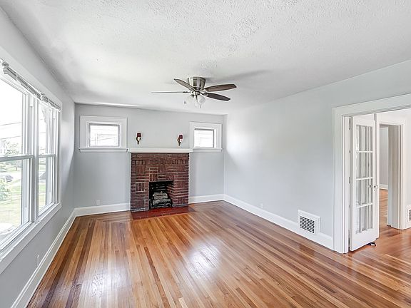 3rd image of 3627 Zinsle Ave #2