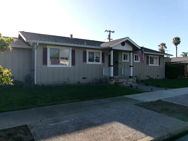 4470 Sally Dr — Photo 2