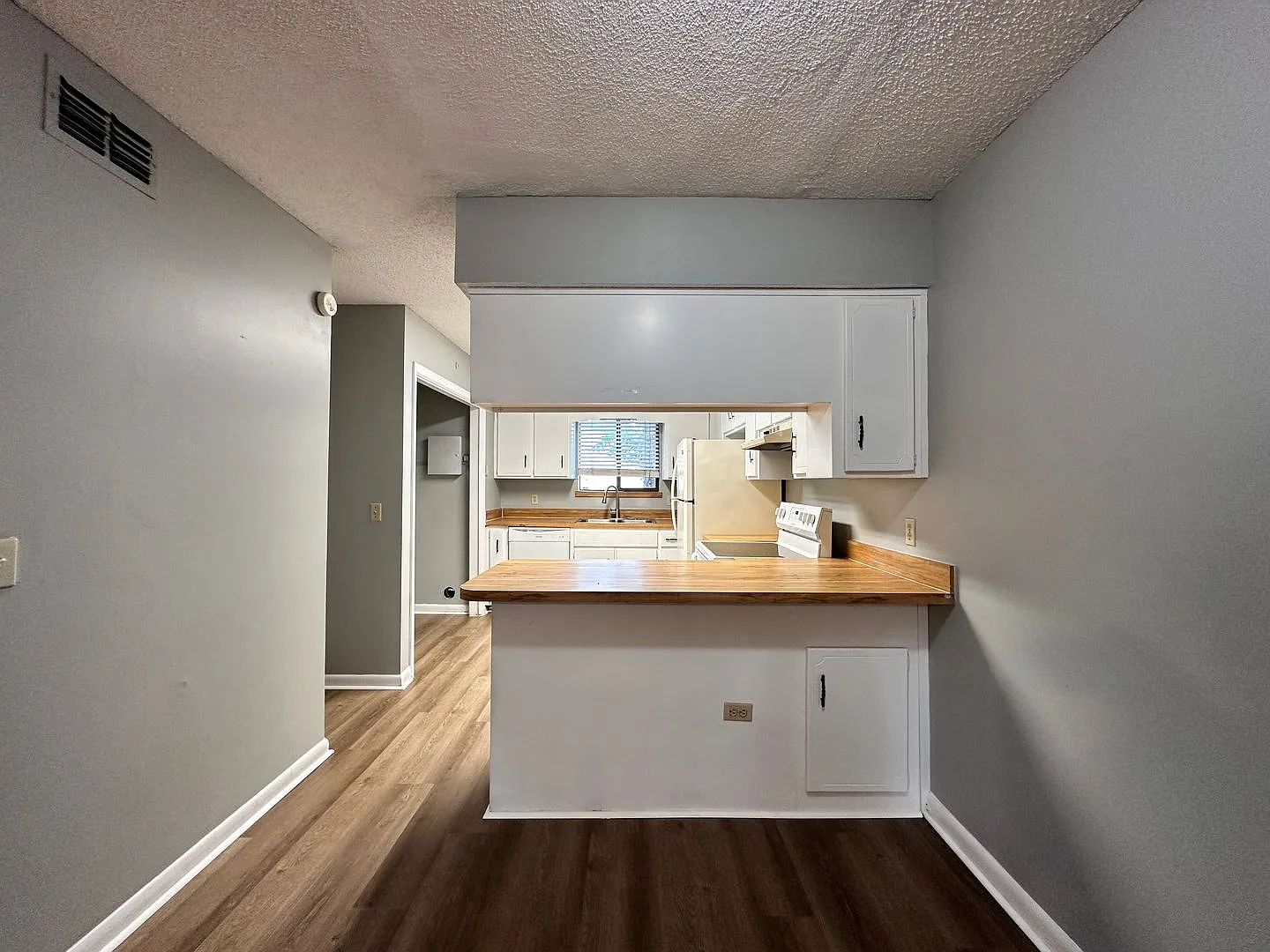 Coming Soon - Two Bedroom Mandarin Townhome — Photo 2