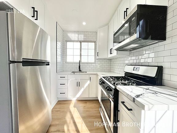 3rd image of 1403 N Vista St APT 1