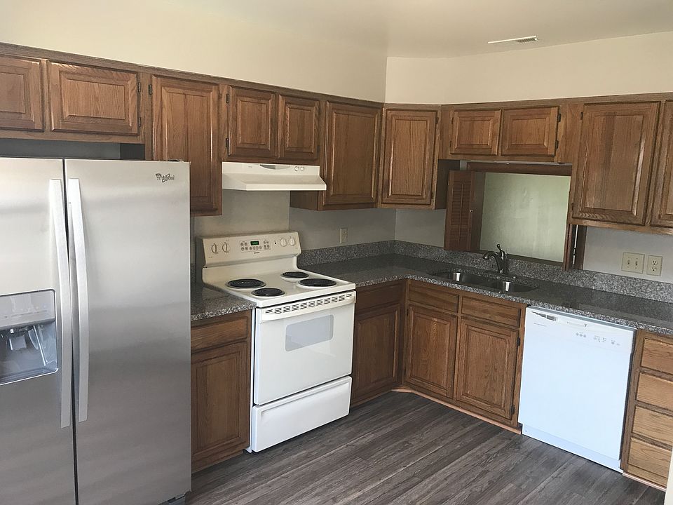 2nd image of 2329 Meadows Lndg