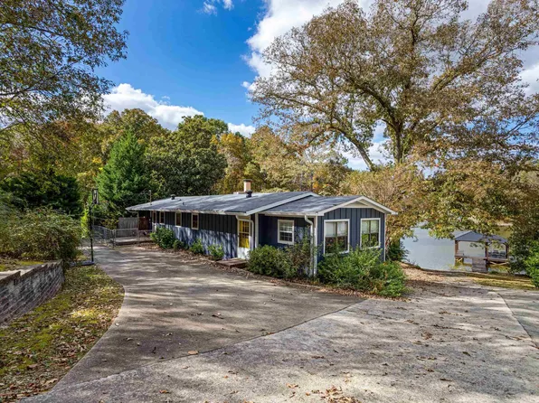 210 Bayou Ridge Ln, Talladega, AL 35160