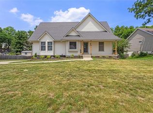1108 NE Hunters Rdg, Lees Summit, MO 64086