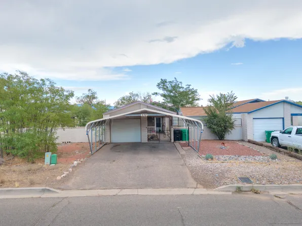 232 Pearl Dr NE, Rio Rancho, NM 87124