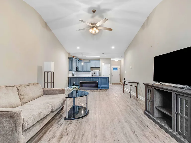1504 S Taylor St #1 — Photo 4