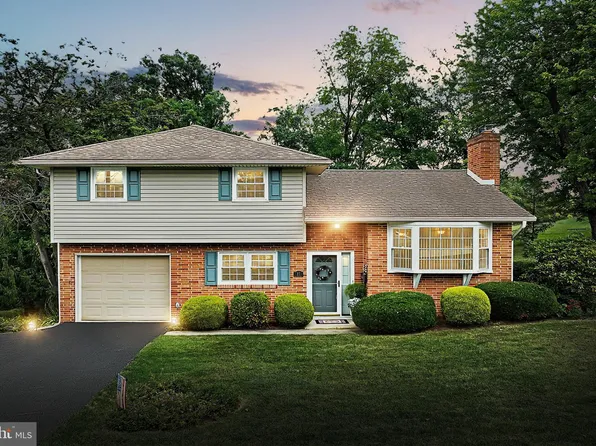 31 Woodland Dr, York, PA 17407