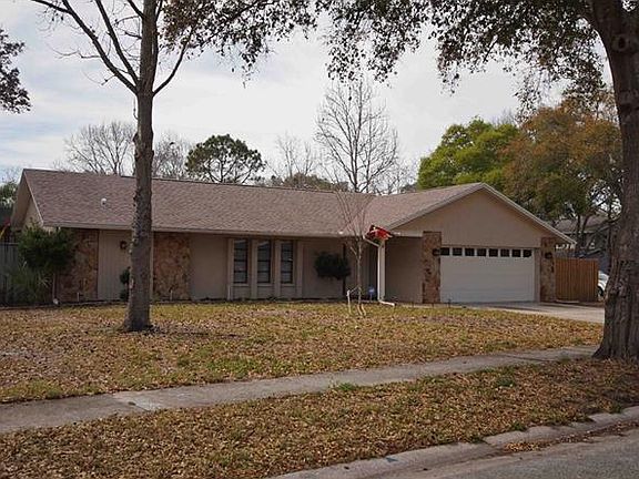 3rd image of 522 Wexford Dr E
