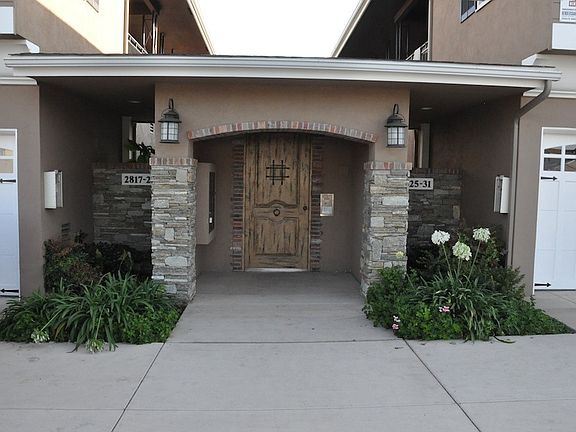 2nd image of 2817-2831 Carleton St #2823