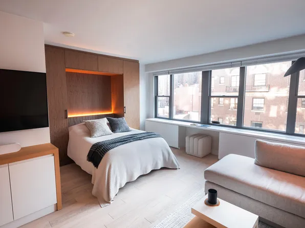 120 East 90th Street 10F image 2 of 15