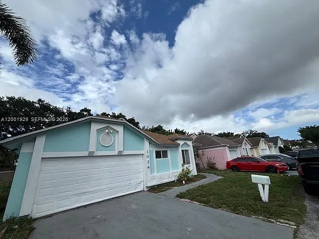1034 W Jasmine Ln — Photo 2