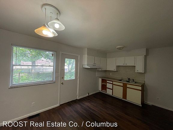 3rd image of 1982 Dunbar Dr APT D