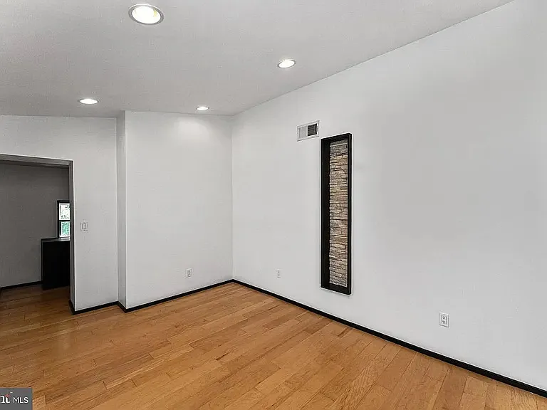 3 bed, $3,200 — Photo 4
