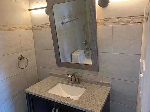4th image of 2059 Huntington Ave APT 1604