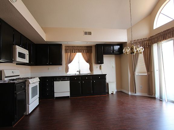 4th image of 11125 Brentwood Dr