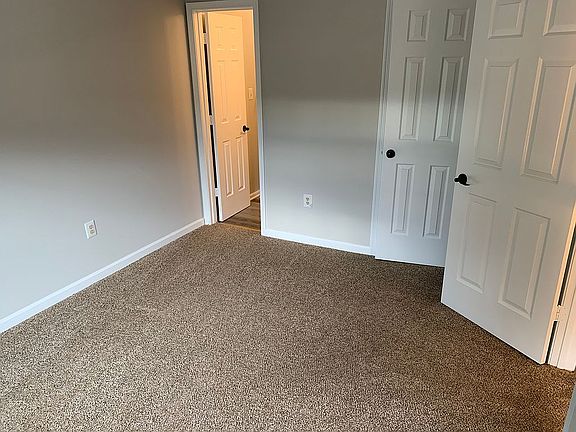 3rd image of 617 Bridlewood Dr