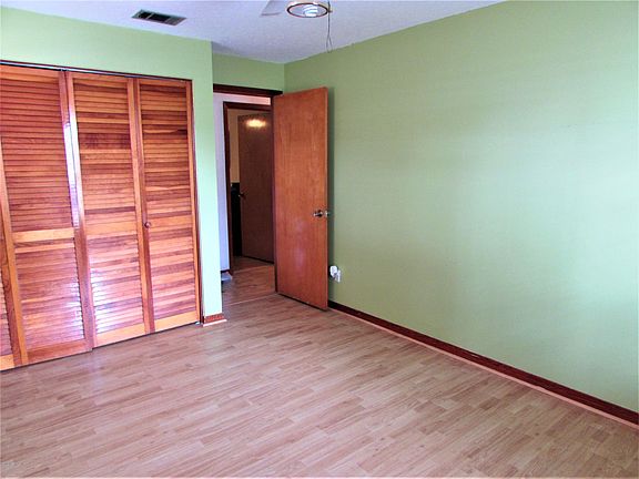5th image of 7806 Rolling Hills Dr