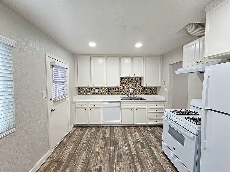 Rosewood Villas — Photo 22