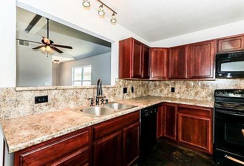 3rd image of 2109 21st St #1
