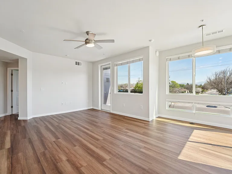 Santana Terrace — Photo 19