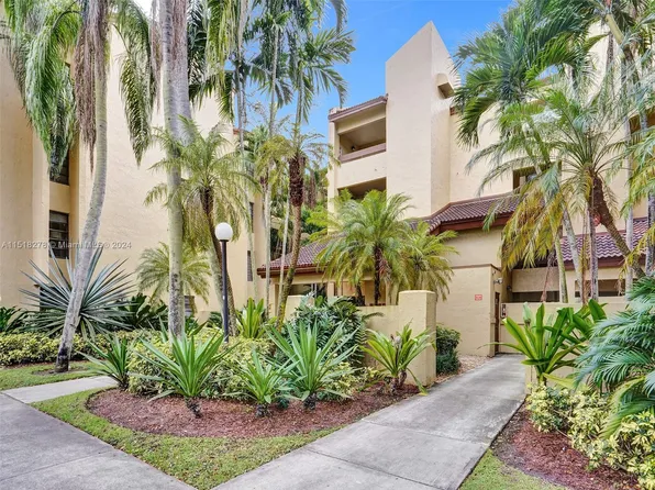 9285 SW 125th Ave APT 201, Miami, FL 33186