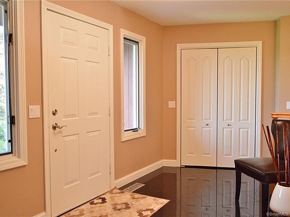 4th image of 15 Mount Vernon Dr