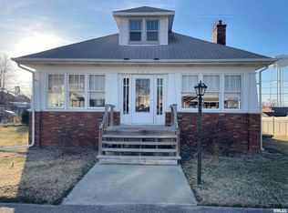 104 S 4th St, Irvington, IL 62848