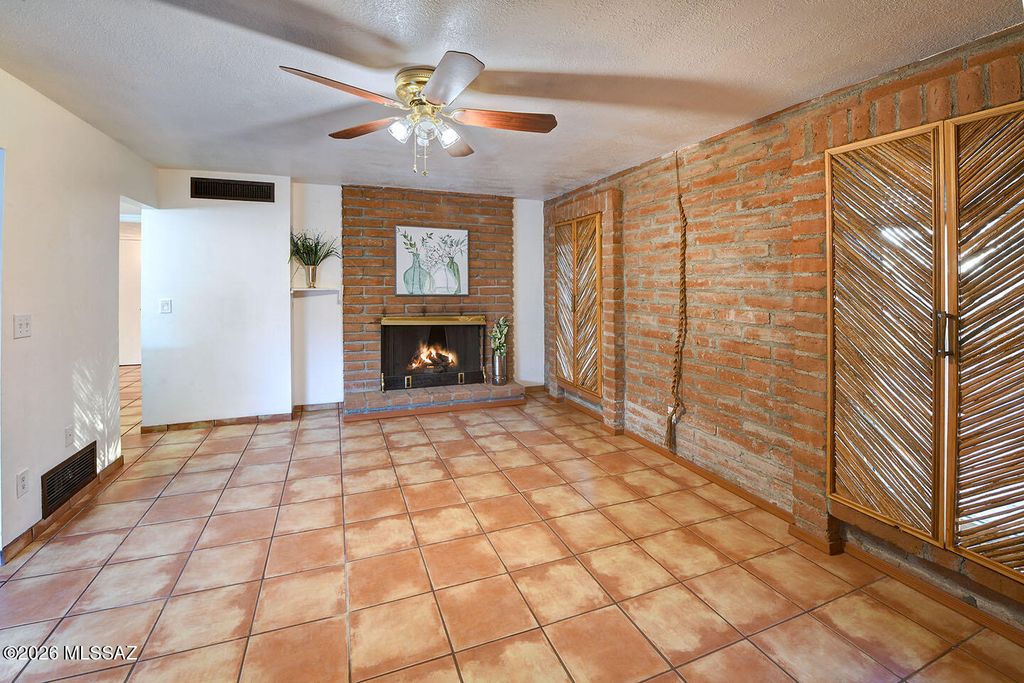 3520 N Melpomene Way, Tucson, AZ - View 5