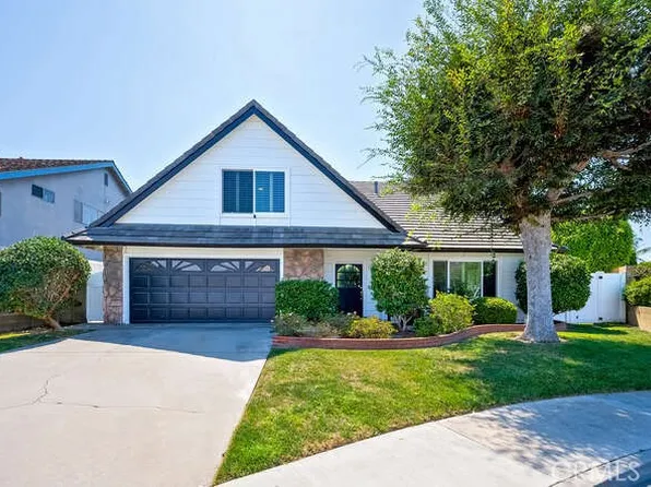 9572 Indian Wells Cir, Huntington Beach, CA 92646