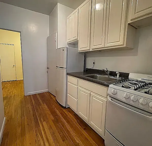 1107 1st Ave #1C — Photo 4