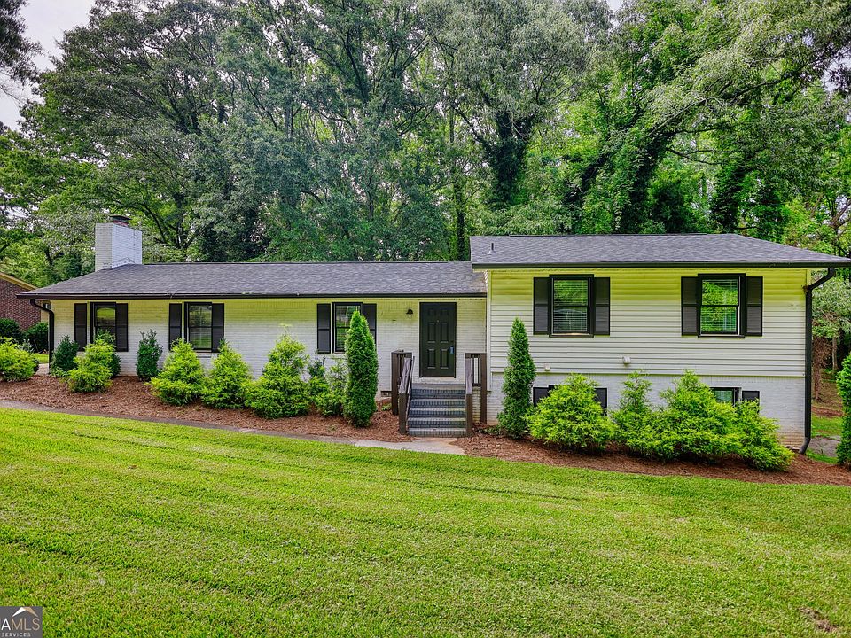 1st image of 403 Greenwood Dr