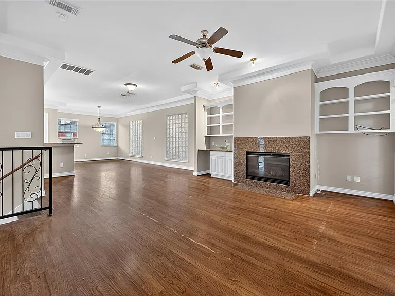 1015 Stanford St — Photo 11