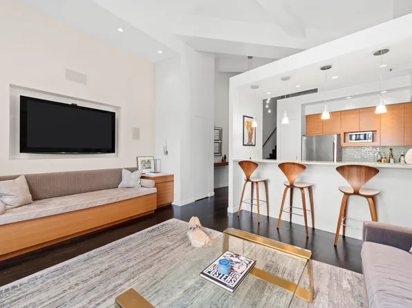 130 Barrow Street image 1 of 9