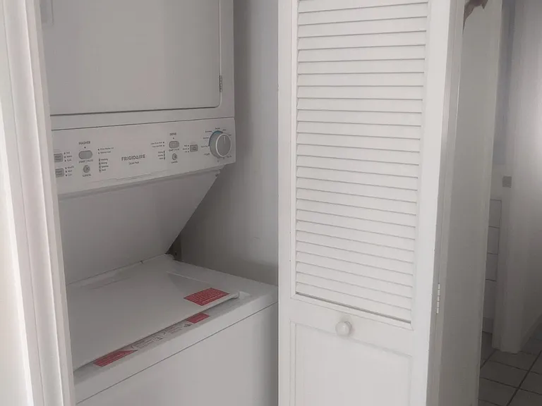 2421 Lakefront Dr — Photo 12