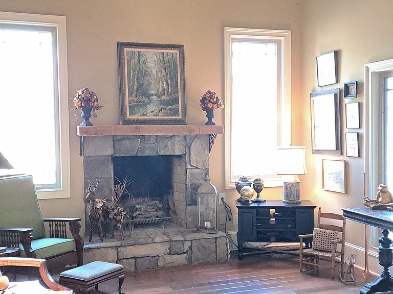 Keeping room with fireplace