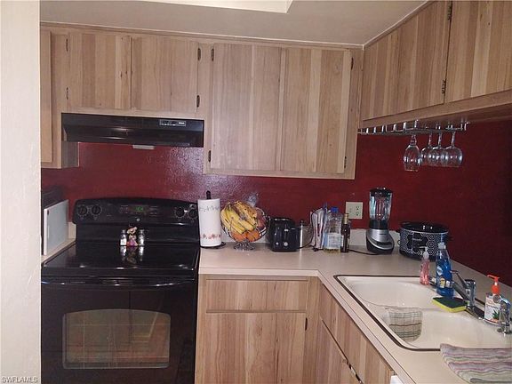 3rd image of 4029 SW 7th Pl #4031